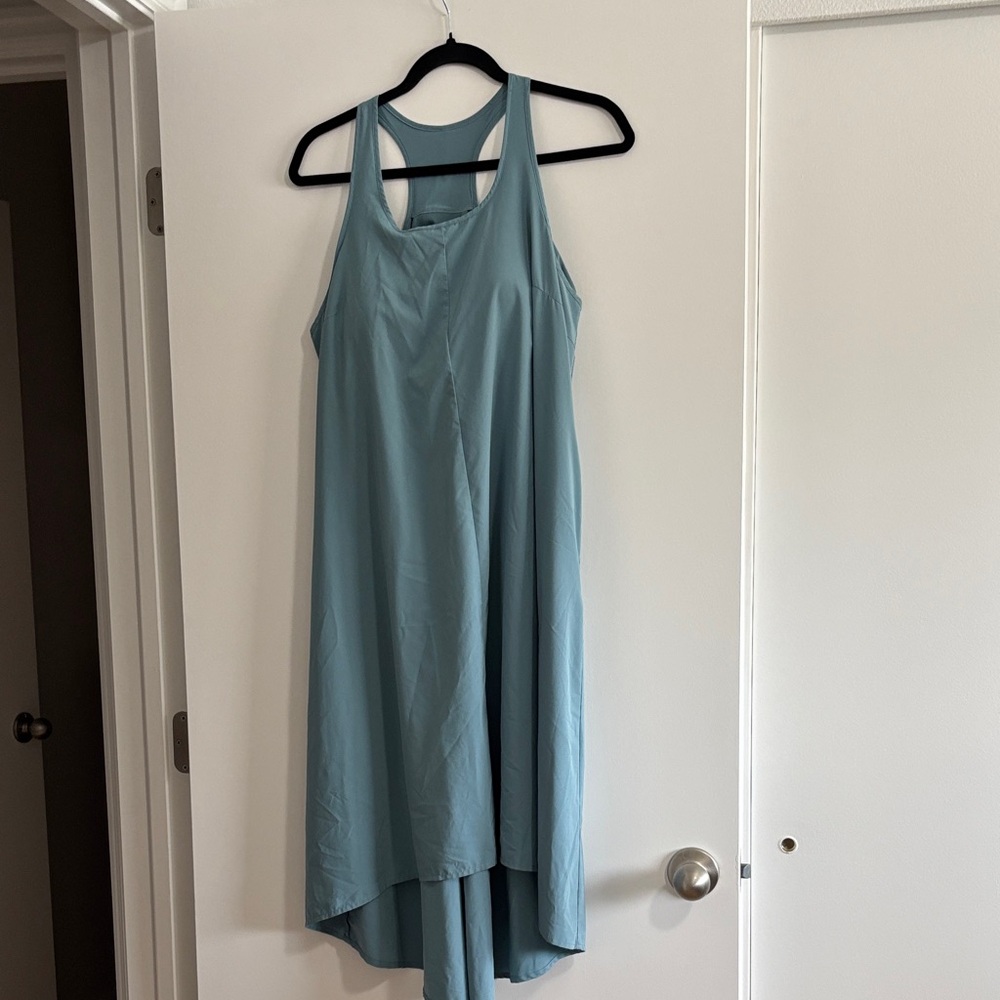 Elegant High-Low Sleeveless Dress in Light Blue